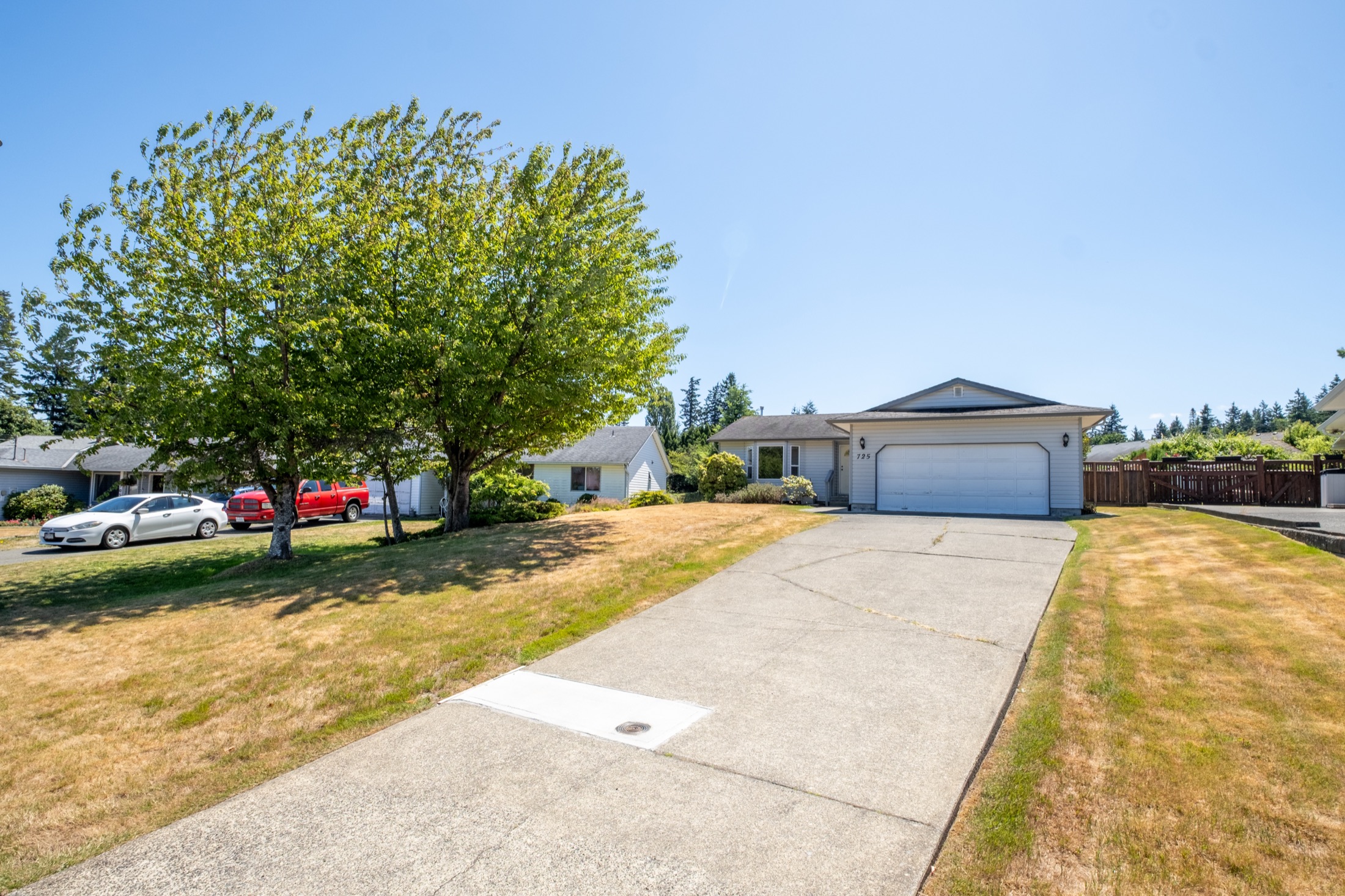 725 Applegate Dr, Campbell River BC front exterior